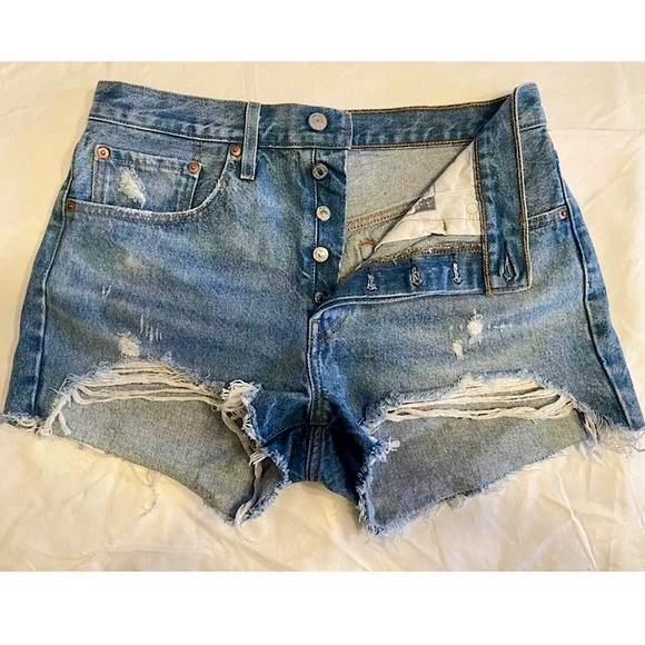 COPY - Levi’s | Premium 501 Original Fit High-Rise Shorts - Picture 2 of 5